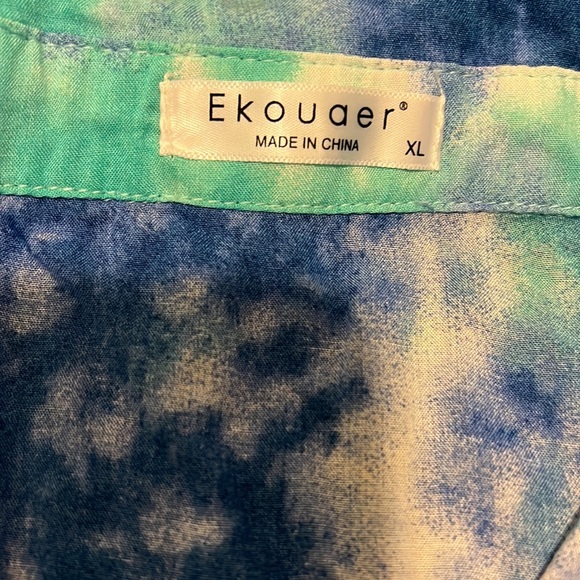 Women’s Tie Dye oversized blouse. Super cute could also be worn as a dress. - Picture 3 of 9